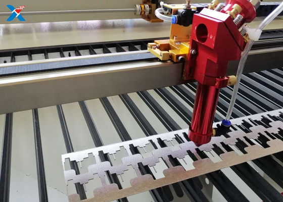 comprar Dar salida al plexiglás cortado de encargo de 3m m cubre el corte del laser de la alta exactitud online manufacture